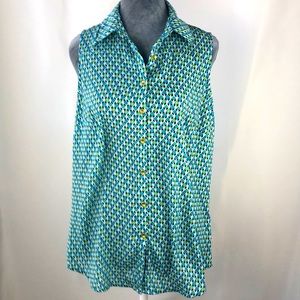 New Directions sleeveless blouse with button closure. Size M